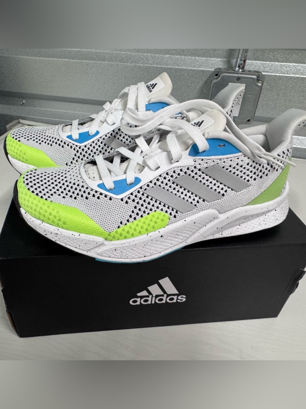 adidas X9000L2 Bounce Running Shoes White with Blue & Neon Green, size 7.5 NWT